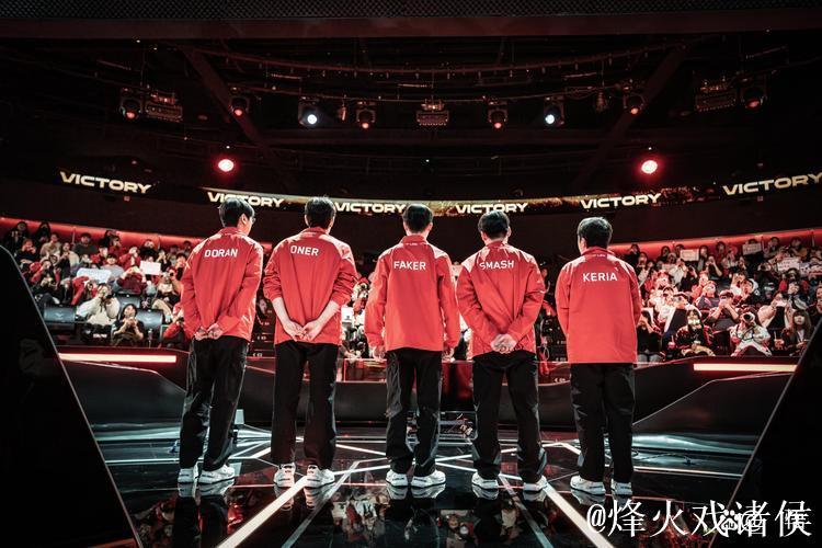 [JR热议]追随潮流？如何评价HLE继T1后上线泡泡服务